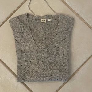 GAP sweater